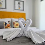Rocha Honey Glow Апартаменти *