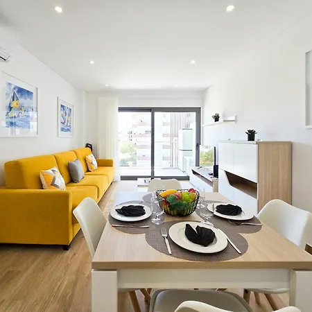 Апартаменти Rocha Honey Glow