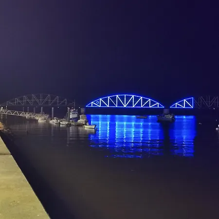 Апартаменти Rocha Honey Glow