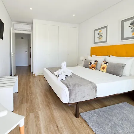 Rocha Honey Glow Апартаменти