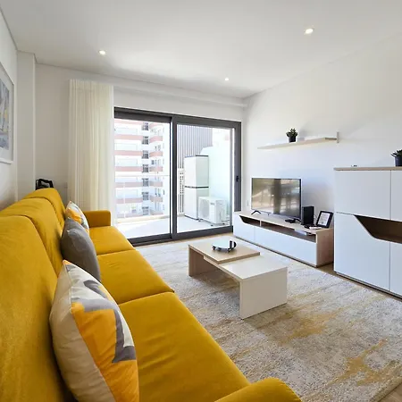 Rocha Honey Glow Апартаменти *