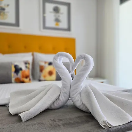 Rocha Honey Glow Appartement *