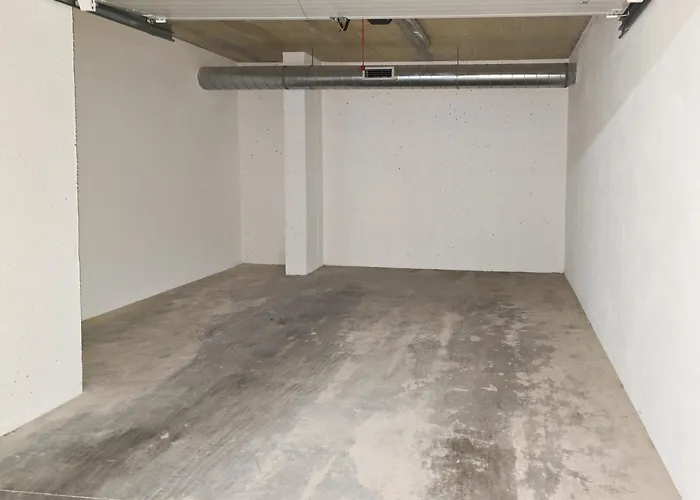 Rocha Honey Glow Apartment